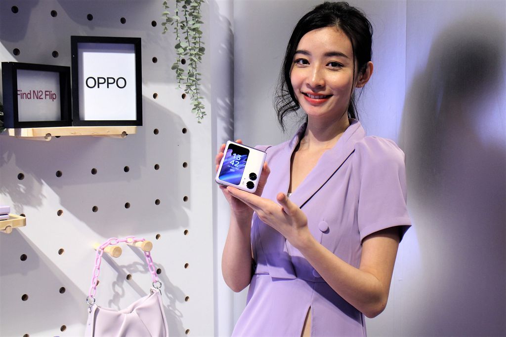 OPPO’s Find N2 Flip gets software updates for improved external screen experience