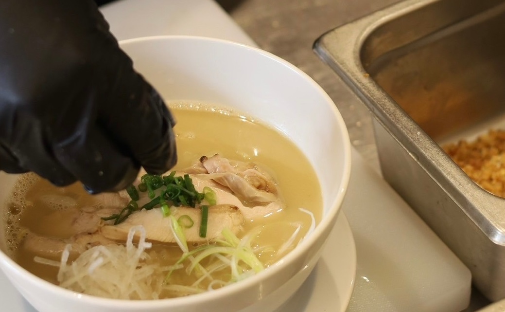 台中西屯深夜美食必吃 濃郁系雞白湯特色拉麵店「高浪川」